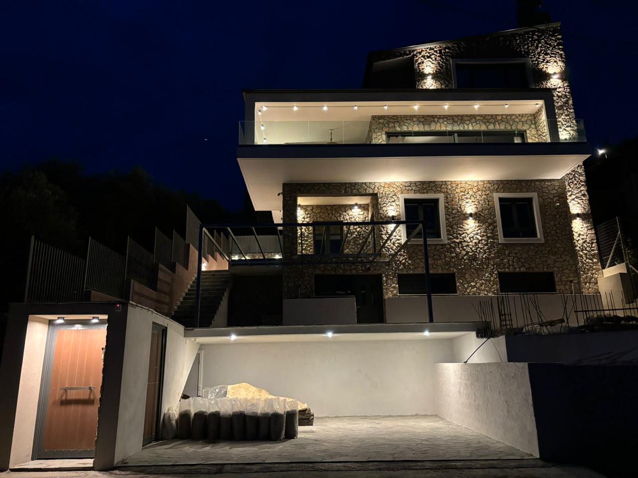 Κουφώματα εξωτερικά